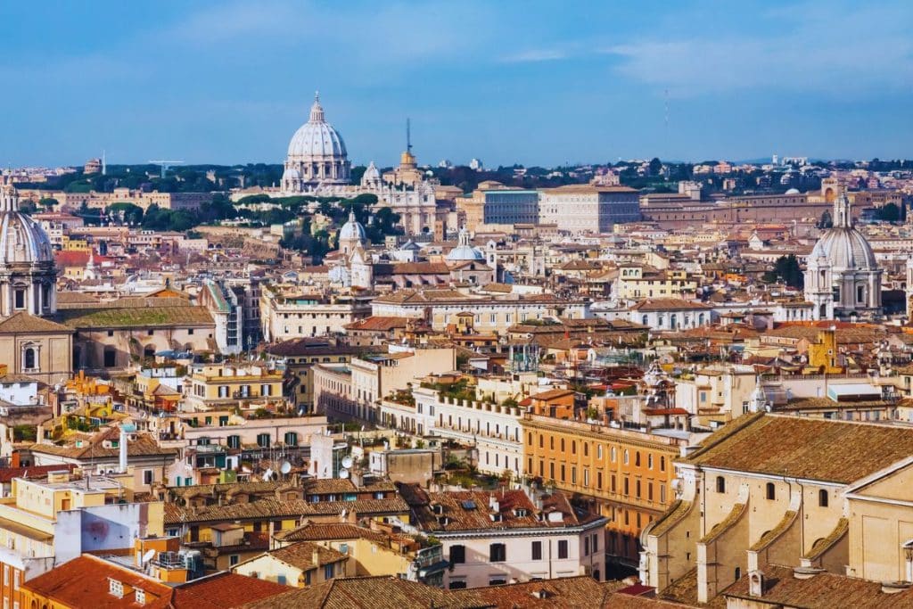 une-vue-panoramique-de-la-ville-eternelle-de-rome-avec-ses-celebres-monuments-historiques-et-ses-rues-animees-decouvrez-le-meilleur-circuit-pour-visiter-rome-en-3-jours-et-plongez-dans-lhisto